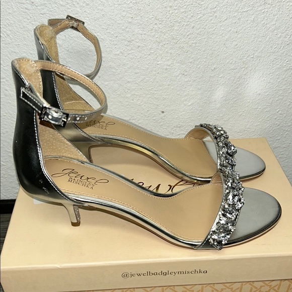 Jewel Badgley Mischka Dash Ankle Strap Kitten Heel - Picture 5 of 6